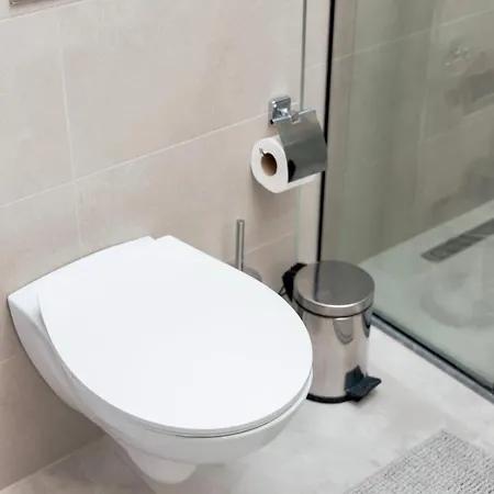 Albatros - Luxurioese Direkt Am - Pool - Golf Apartman Kharcha