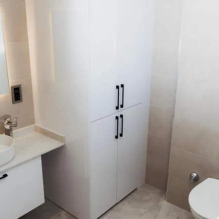 Albatros - Luxurioese Direkt Am - Pool - Golf Kharcha