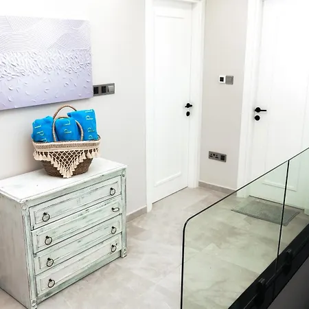 Albatros - Luxurioese Direkt Am - Pool - Golf Kharcha