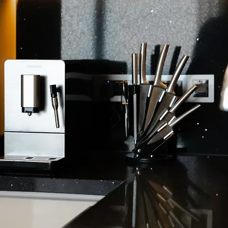 Albatros - Luxurioese Direkt Am - Pool - Golf Apartman Kharcha